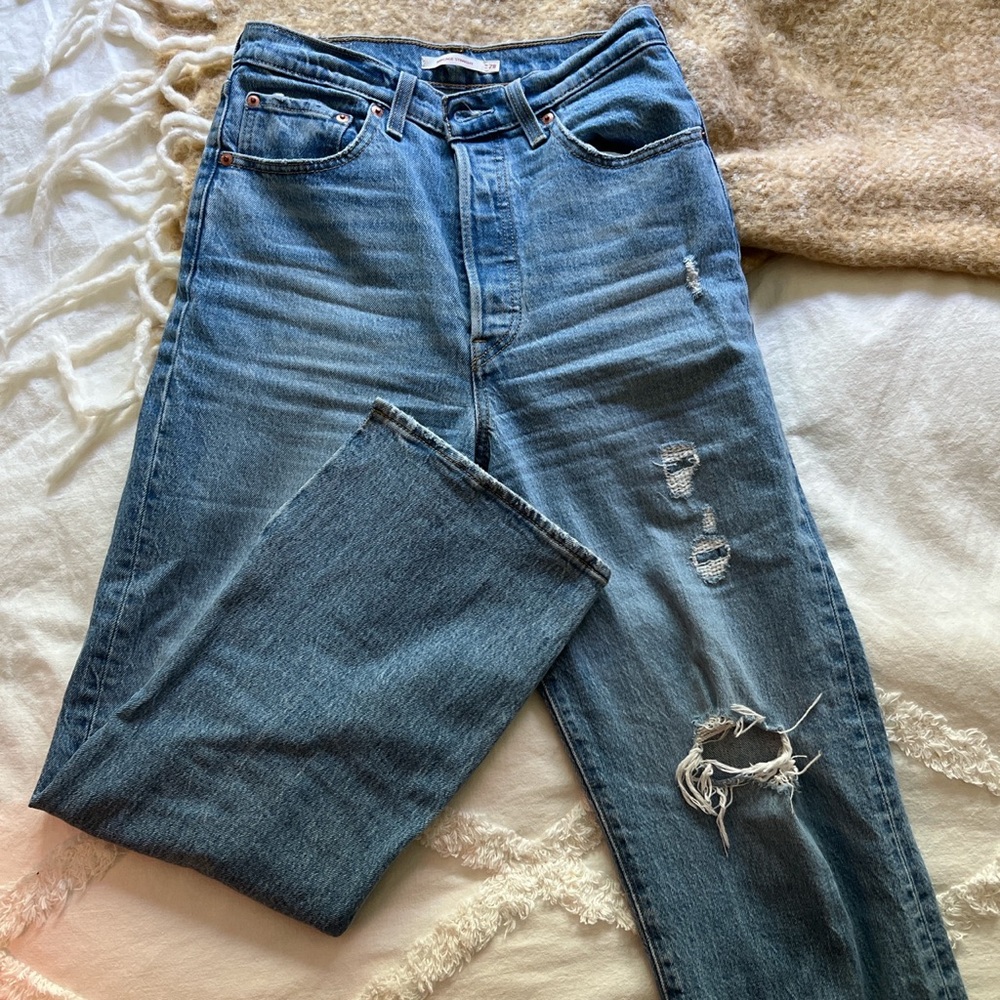 Levi’s rib cage jeans